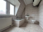 Gemütliche 2-Raum-Dachgeschosswohnung in Neugersdorf – frisch renoviert & zentral gelegen - Badezimmer
