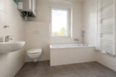 Frisch sanierte 4-Raum-Wohnung in attraktiver Lage von Zittau - Badezimmer.png