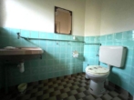 Freistehendes Einfamilienhaus mit zwei Wohneinheiten, Garten & Garage in Neugersdorf - Toilette.jpg