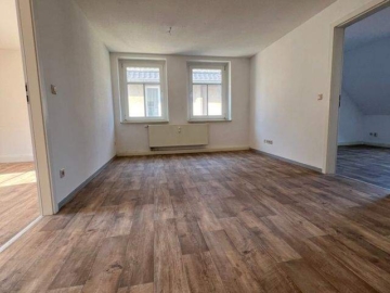 Helle 2-Raum-Wohnung in Neugersdorf – mit Tageslichtbad & Badewanne, 02727 Ebersbach-Neugersdorf, Etagenwohnung