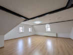 Gemütliche 3-Raum-Dachgeschosswohnung in Ebersbach - Wohnzimmer