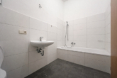 3-Raum-Wohnung mit Balkon im Herzen von Zittau - Badezimmer.png