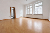 3-Raum-Wohnung mit Balkon im Herzen von Zittau - Wohnzimmer.png