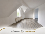 Wunderschöne 4-Raum-Dachgeschosswohnung mit Balkon in Zittau - Titelbild.png