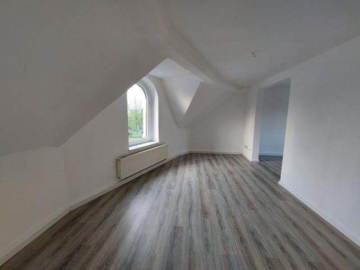Wunderschöne 4-Raum-Dachgeschosswohnung mit Balkon in Zittau, 02763 Zittau, Wohnung