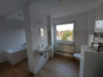 Wunderschöne 4-Raum-Dachgeschosswohnung mit Balkon in Zittau - Badezimmer