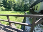 Landhausidylle am Bach – Wohnen im Grünen nahe der deutschen Grenze - Blick auf den Bach.jpg