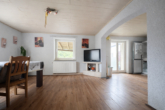Freistehendes Einfamilienhaus mit großem Grundstück in Bertsdorf - Esszimmer & Küche.png