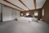 Freistehendes Einfamilienhaus mit großem Grundstück in Bertsdorf - Schlafzimmer II.png