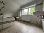 Attraktives Zweifamilienhaus mit Mehrgenerationen- & Homeoffice-Potenzial in Kottmar (Eibau) - Badezimmer